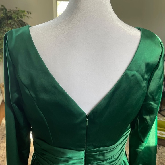 Green Long Sleeved Satin Gown, perfect for an engagement dress! BRAND NEW ****** - Picture 8 of 8